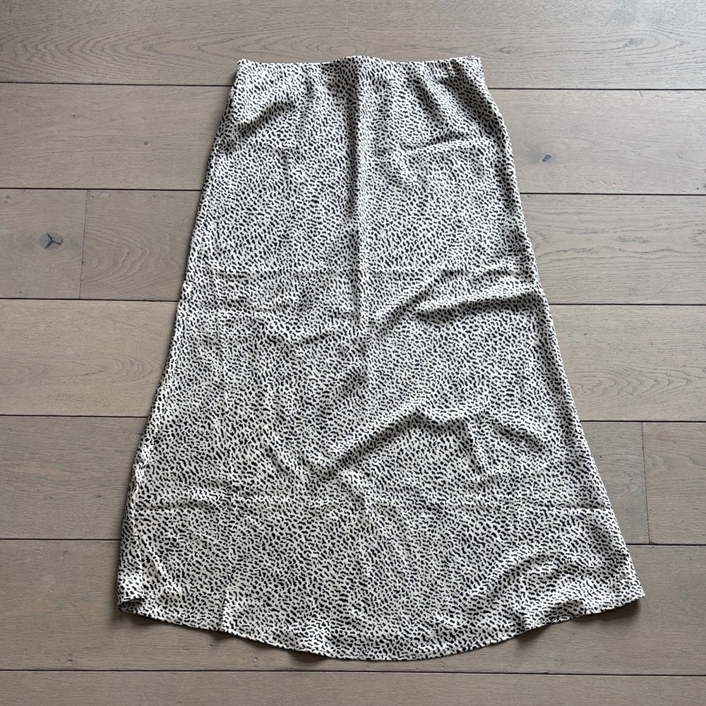 Flowy satin skirt